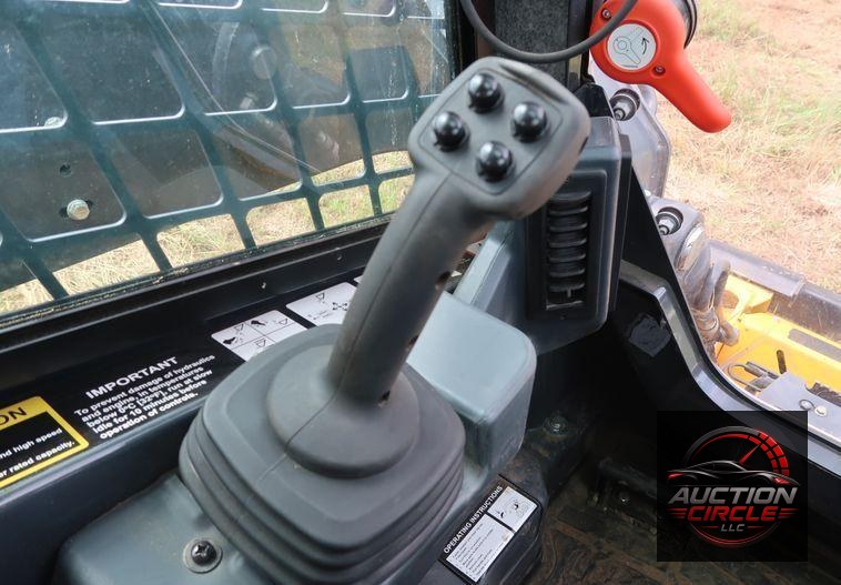 2018 John Deere 333G skid steer