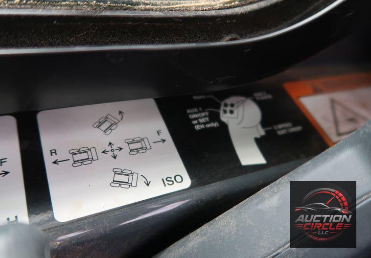2018 John Deere 333G skid steer