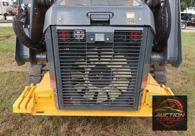 2018 John Deere 333G skid steer