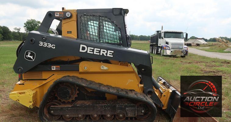 2018 John Deere 333G skid steer