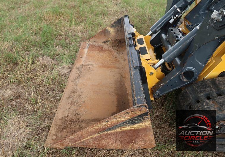 2018 John Deere 333G skid steer