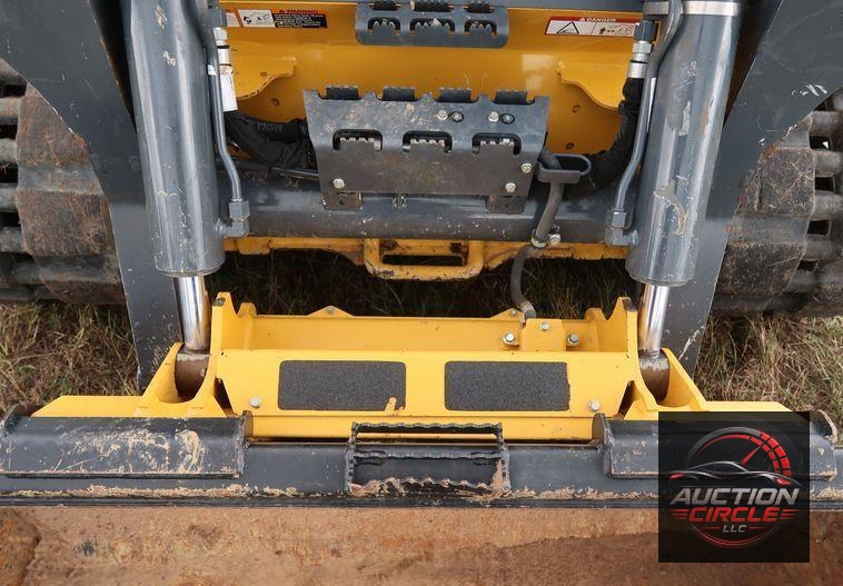 2018 John Deere 333G skid steer