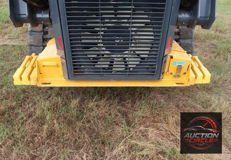 2018 John Deere 333G skid steer