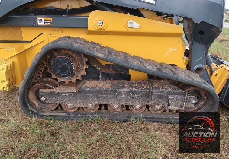 2018 John Deere 333G skid steer