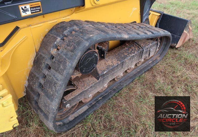 2018 John Deere 333G skid steer