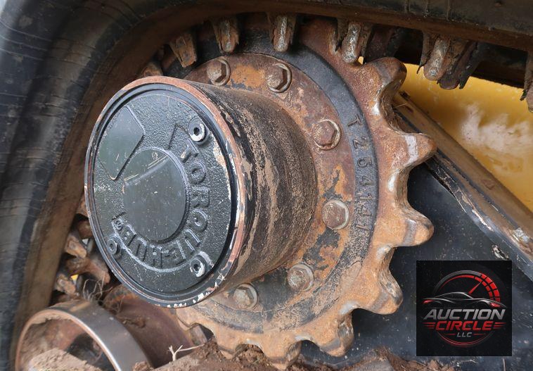 2018 John Deere 333G skid steer