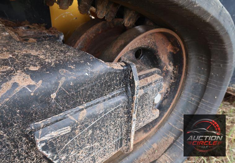2018 John Deere 333G skid steer