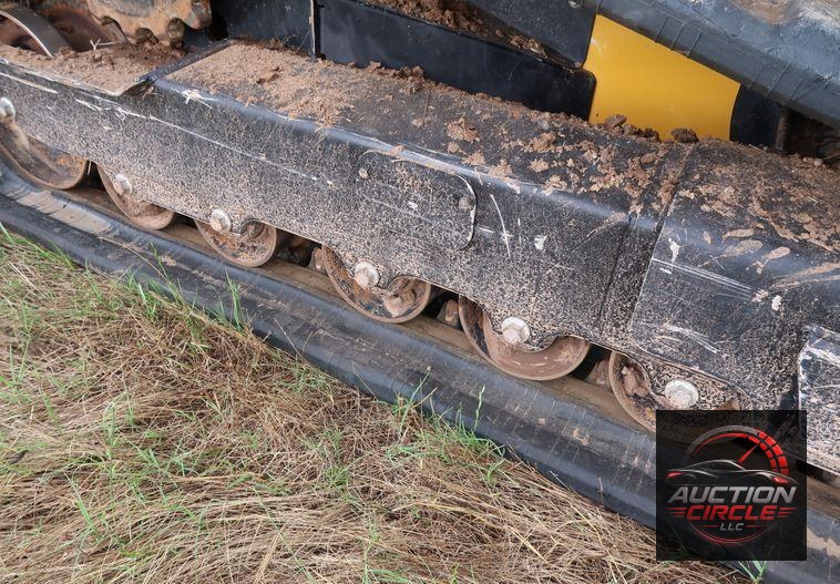 2018 John Deere 333G skid steer