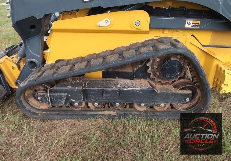 2018 John Deere 333G skid steer