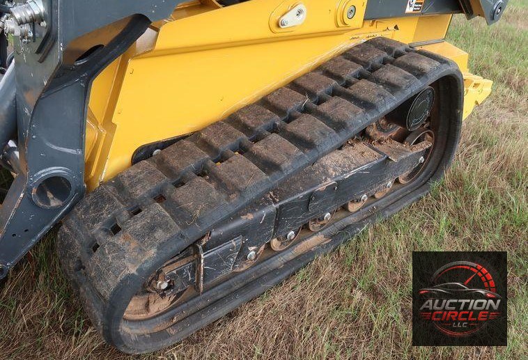 2018 John Deere 333G skid steer