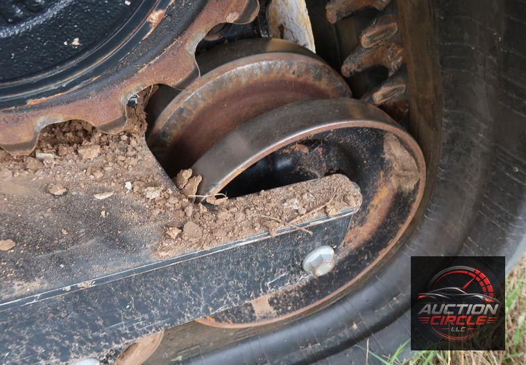 2018 John Deere 333G skid steer