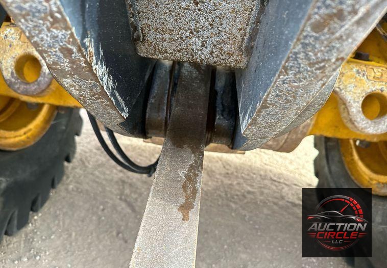 2016 John Deere 824K wheel loader