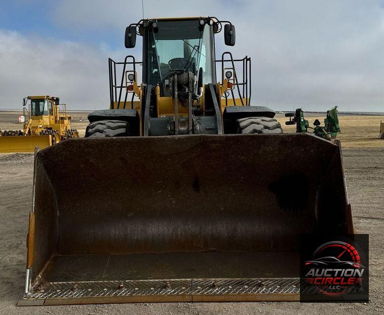 2016 John Deere 824K wheel loader