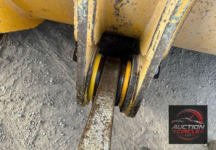 2016 John Deere 824K wheel loader