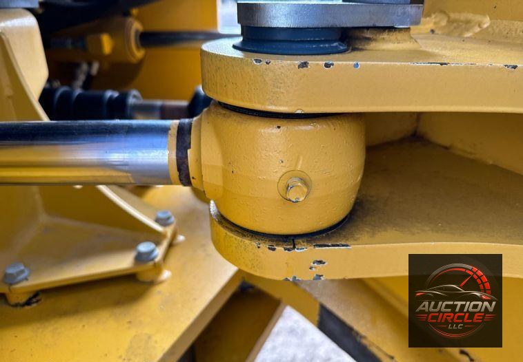 2016 John Deere 824K wheel loader