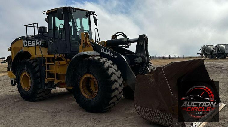 2016 John Deere 824K wheel loader