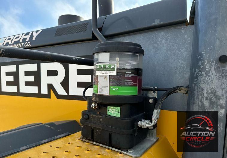 2016 John Deere 824K wheel loader