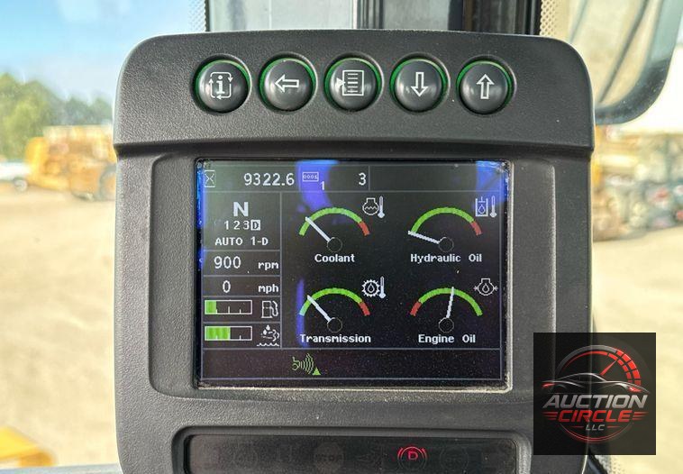 2016 John Deere 824K wheel loader