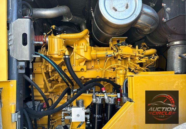 2016 John Deere 824K wheel loader