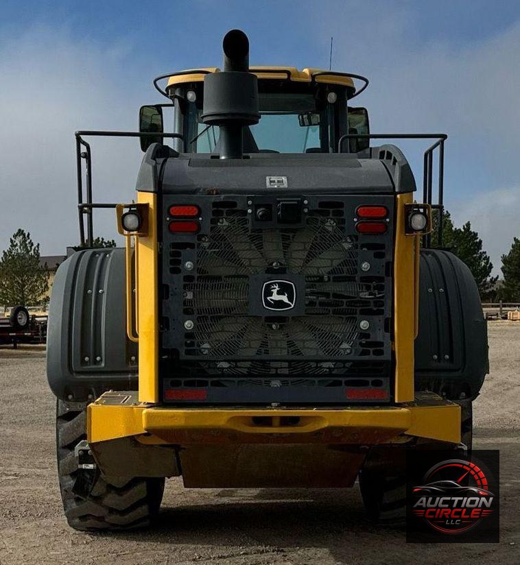 2016 John Deere 824K wheel loader