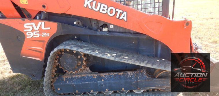 2018 Kubota SVL95-2S skid steer