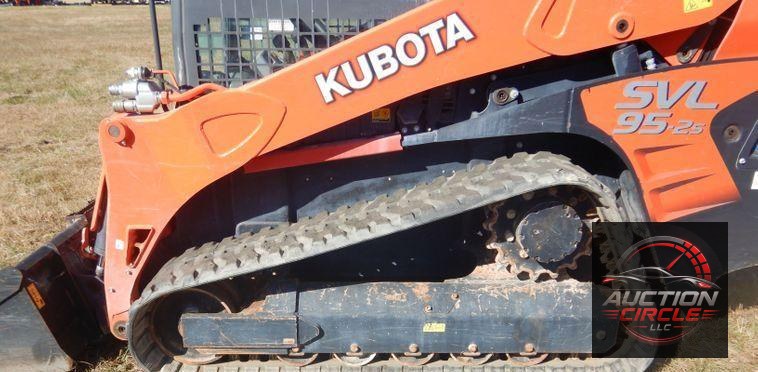 2018 Kubota SVL95-2S skid steer