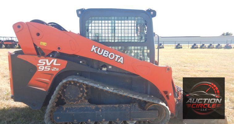 2018 Kubota SVL95-2S skid steer