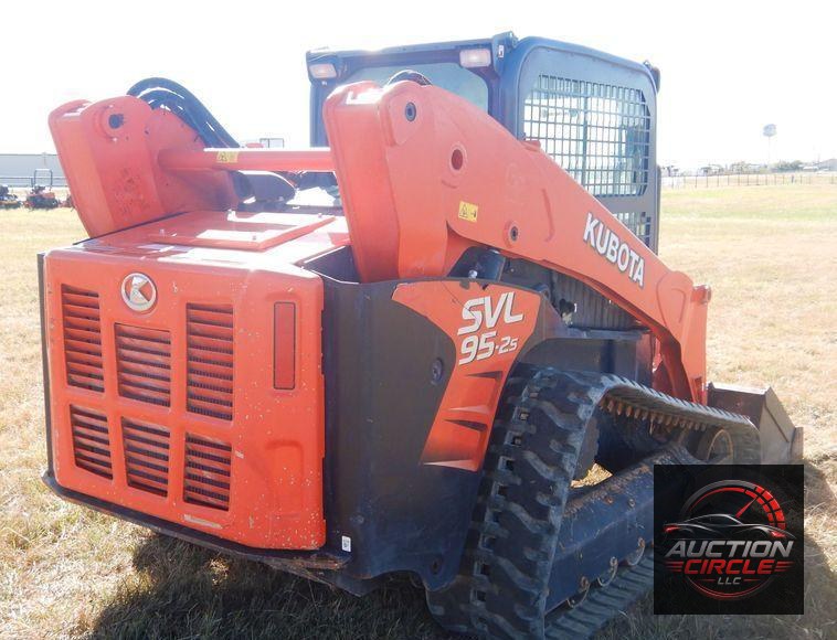 2018 Kubota SVL95-2S skid steer