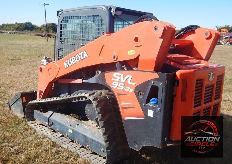 2018 Kubota SVL95-2S skid steer