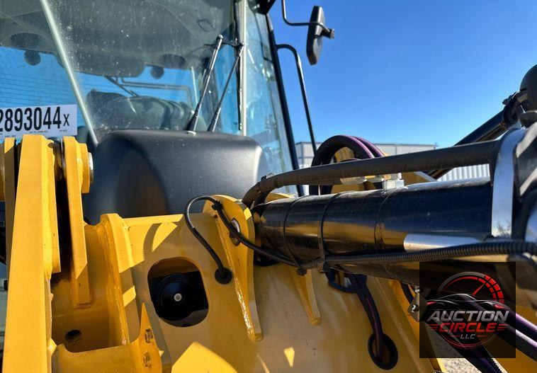 2022 Caterpillar 908M wheel loader