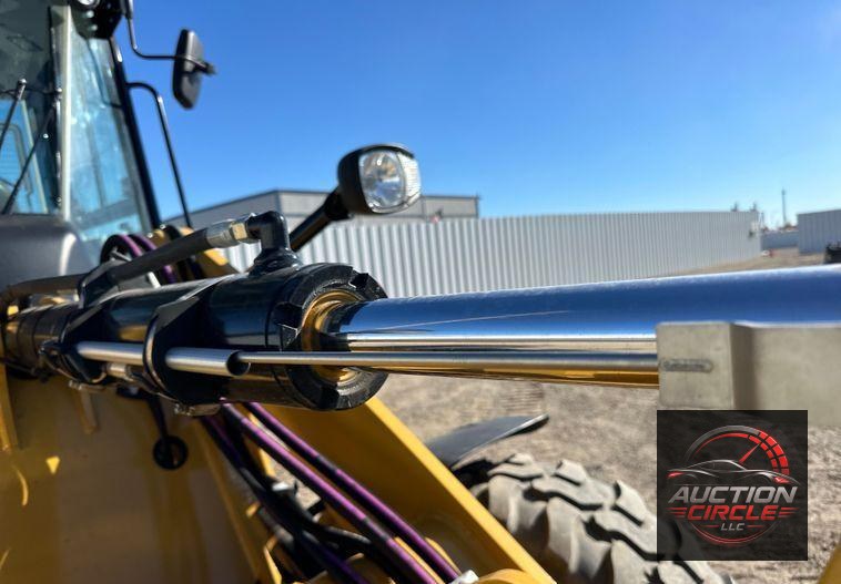 2022 Caterpillar 908M wheel loader