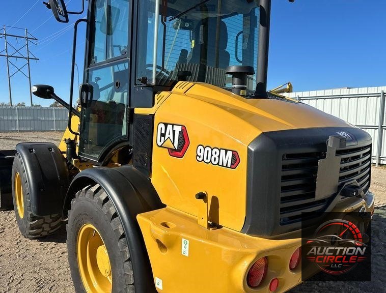 2022 Caterpillar 908M wheel loader