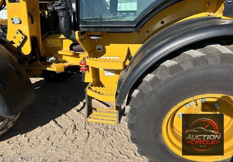 2022 Caterpillar 908M wheel loader