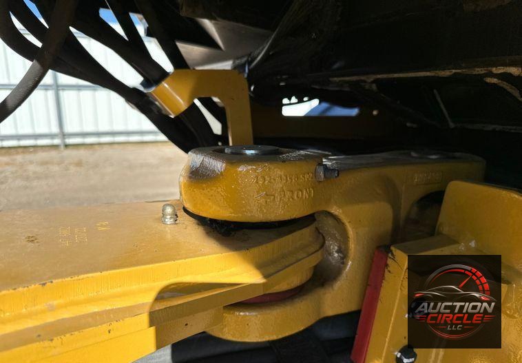 2022 Caterpillar 908M wheel loader
