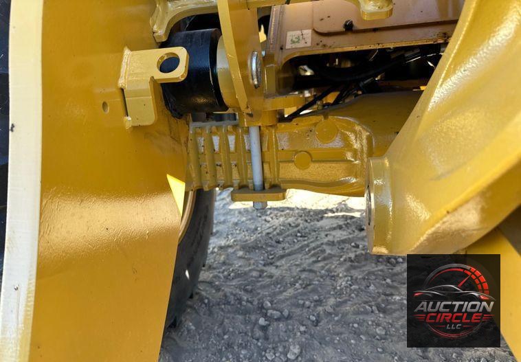 2022 Caterpillar 908M wheel loader