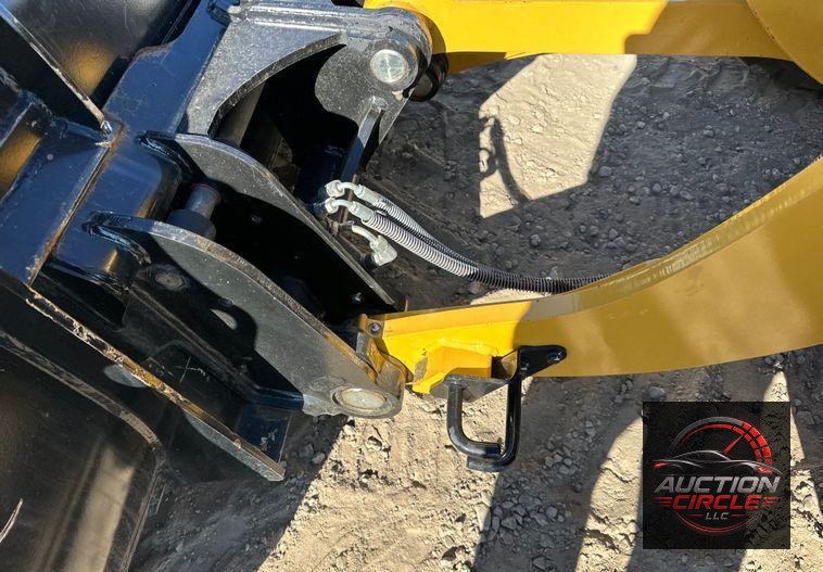 2022 Caterpillar 908M wheel loader