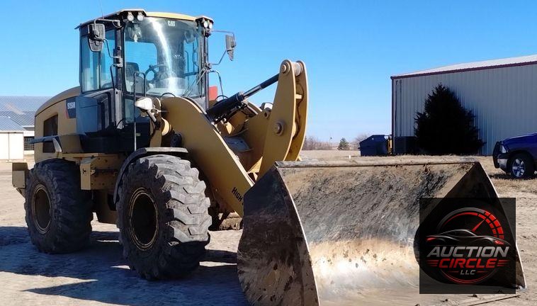 2020 Caterpillar 926M high lift wheel loader