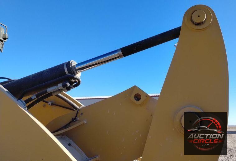 2020 Caterpillar 926M high lift wheel loader