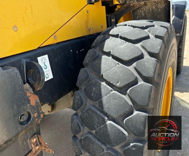 2014 Komatsu  WA270-7 wheel loader