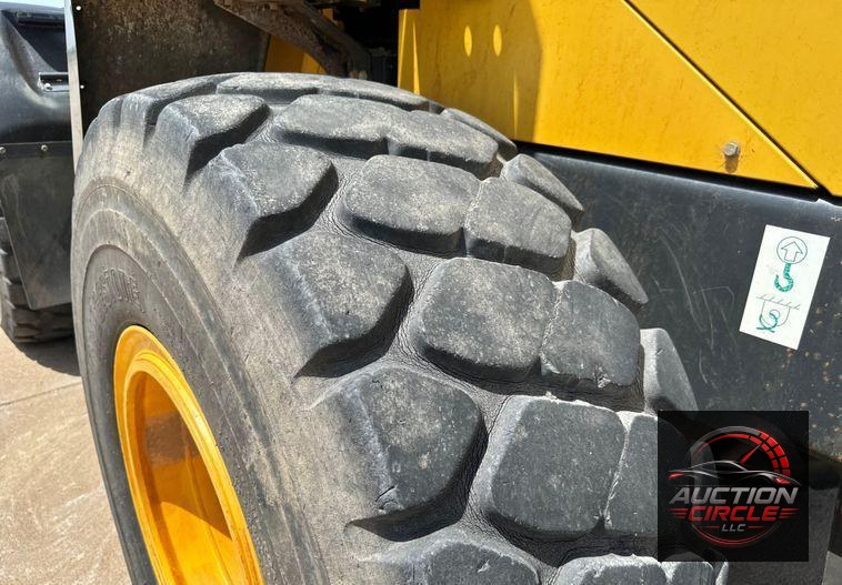 2014 Komatsu  WA270-7 wheel loader