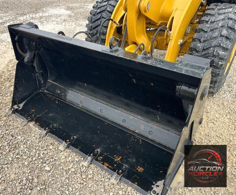 2022 Caterpillar  906M wheel loader