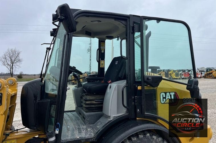 2022 Caterpillar  906M wheel loader