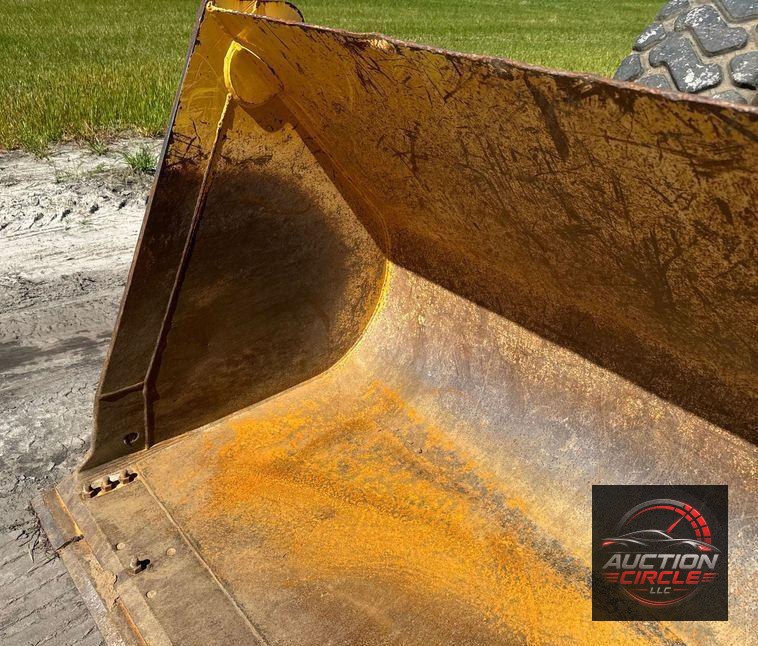 2014 John Deere 624K wheel loader