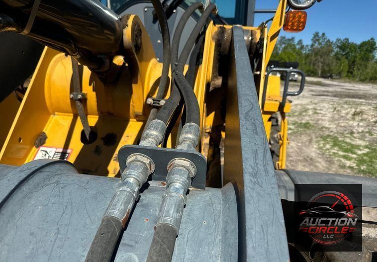 2014 John Deere 624K wheel loader