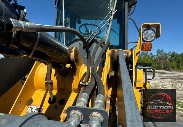2014 John Deere 624K wheel loader