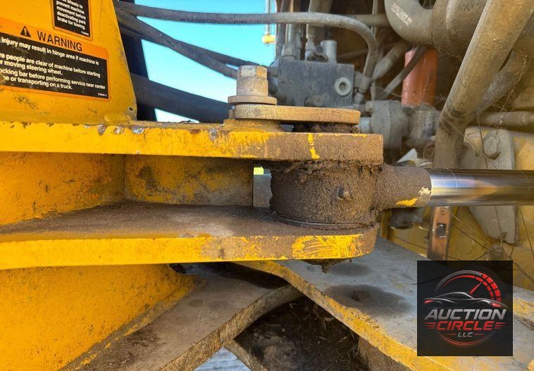 2014 John Deere 624K wheel loader