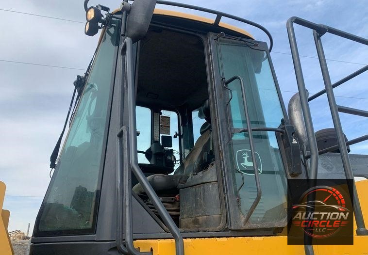 2015 John Deere 744K II wheel loader