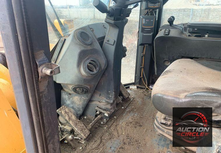 2015 John Deere 744K II wheel loader