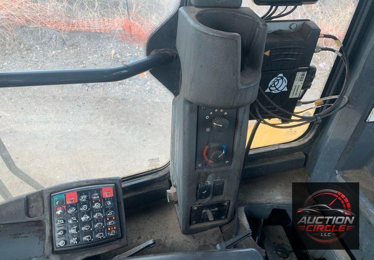 2015 John Deere 744K II wheel loader