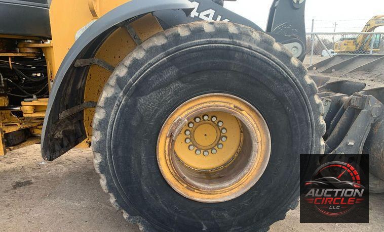 2015 John Deere 744K II wheel loader